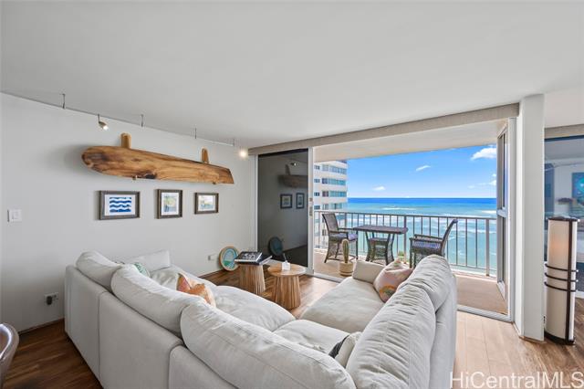3056 Kalakaua Avenue, PHW, Honolulu, HI 96815
