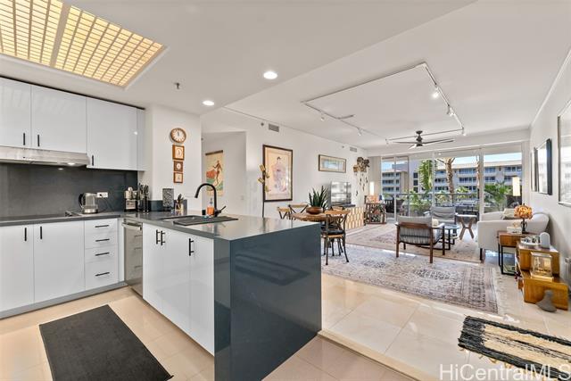 1 Keahole Place, 3406, Honolulu, HI 96825