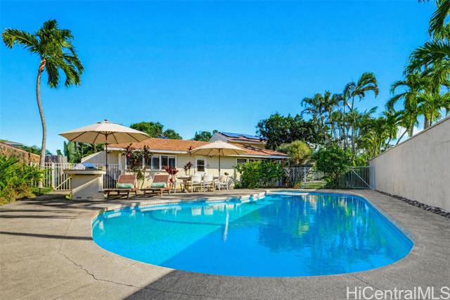 676 Mokapu Road, Kailua, HI 96734