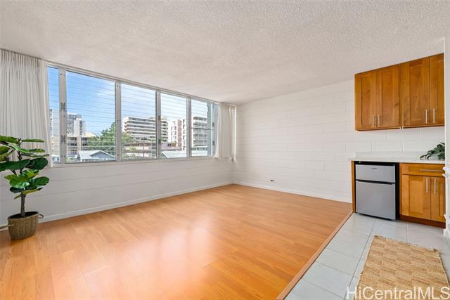 1550 Wilder Avenue, B302, Honolulu, HI 96822
