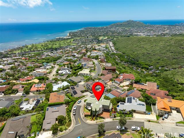 1906 Alaweo Street, Honolulu, HI 96821