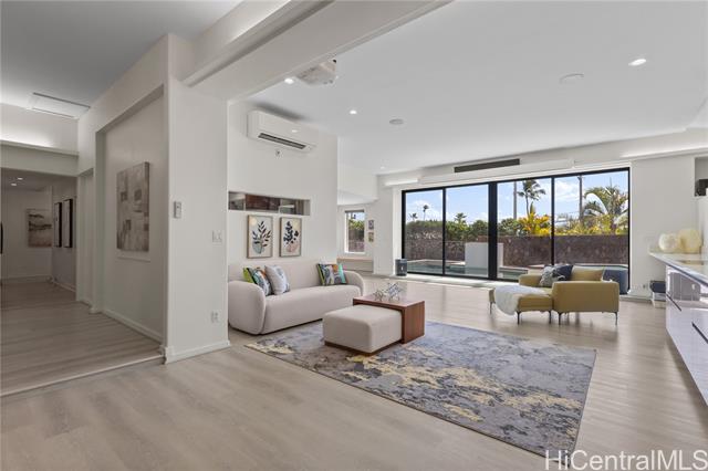 1207 Laukahi Street, Honolulu, HI 96821