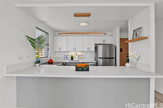 3033 Ala Napuaa Place, 302, Honolulu, HI 96818