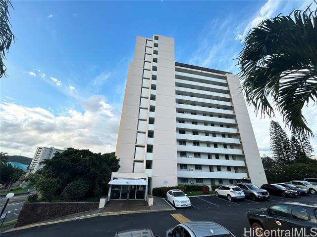 1031 Ala Napunani Street, 401, Honolulu, HI 96818