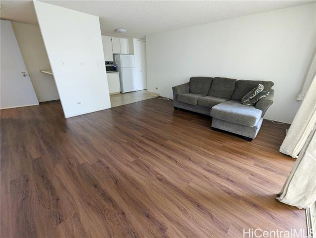 440 Lewers Street, 302, Honolulu, HI 96815