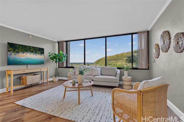 555 Hahaione Street, 7D, Honolulu, HI 96825