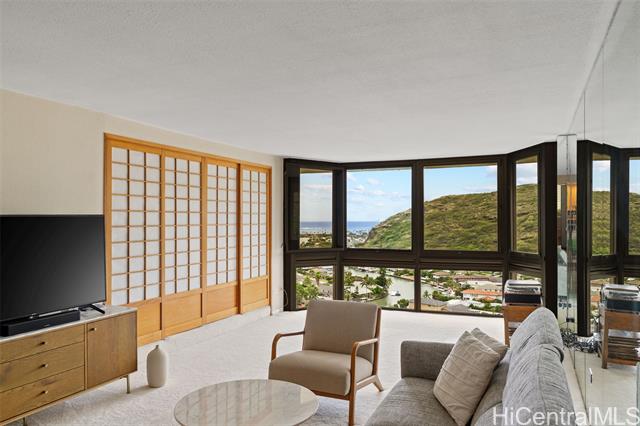 521 Hahaione Street, APT 2/17H, Honolulu, HI 96825