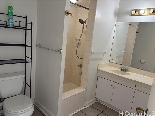 620 Mccully Street, 1108, Honolulu, HI 96826