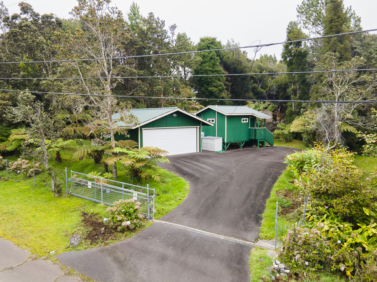 19-3956 Hoonanea St, Volcano, HI 96785
