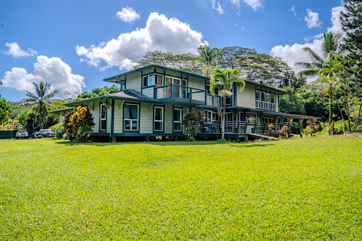 5645-E Kahiliholo Rd, Kilauea, HI 96754