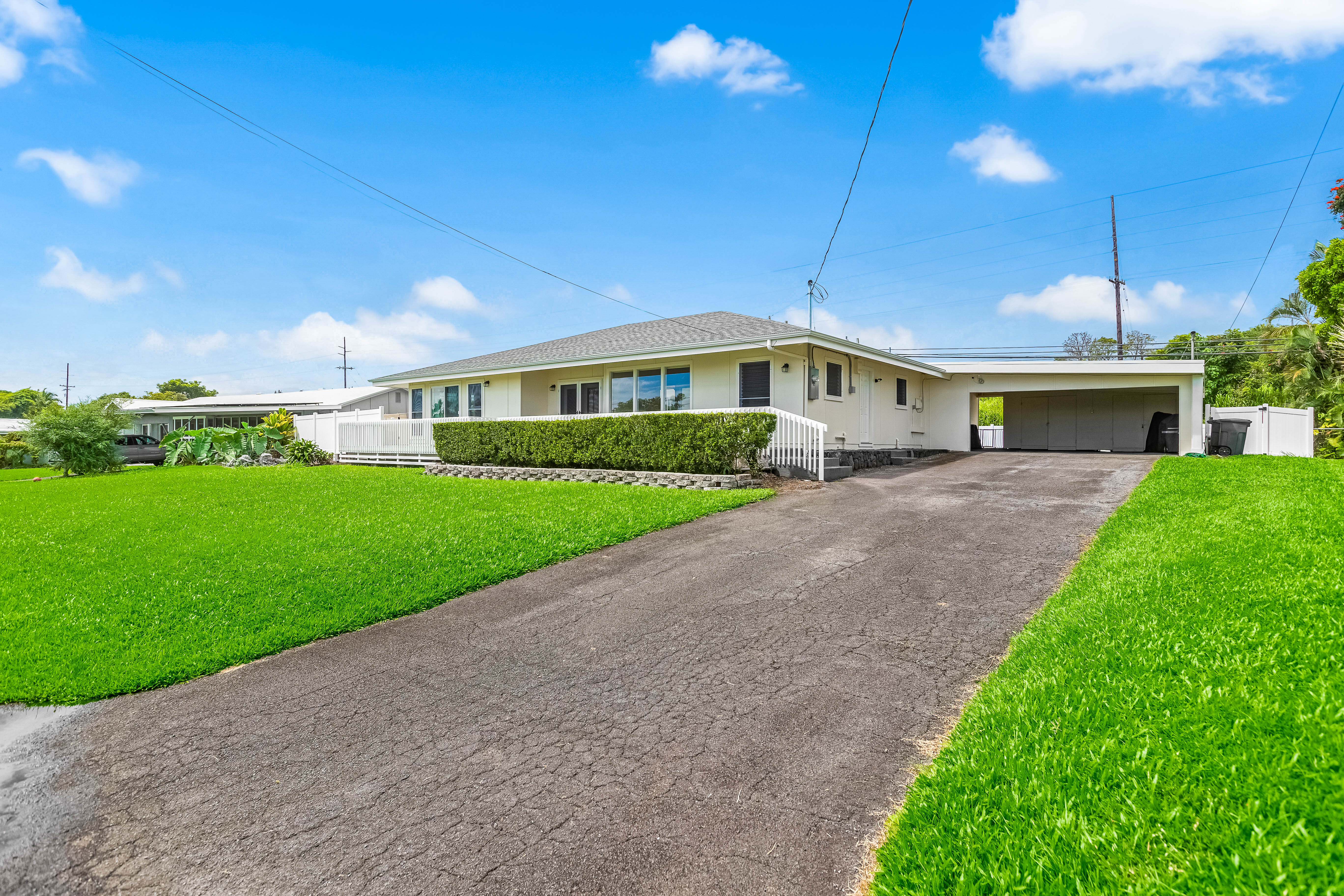 65 Makakai Pl, Hilo, HI 96720