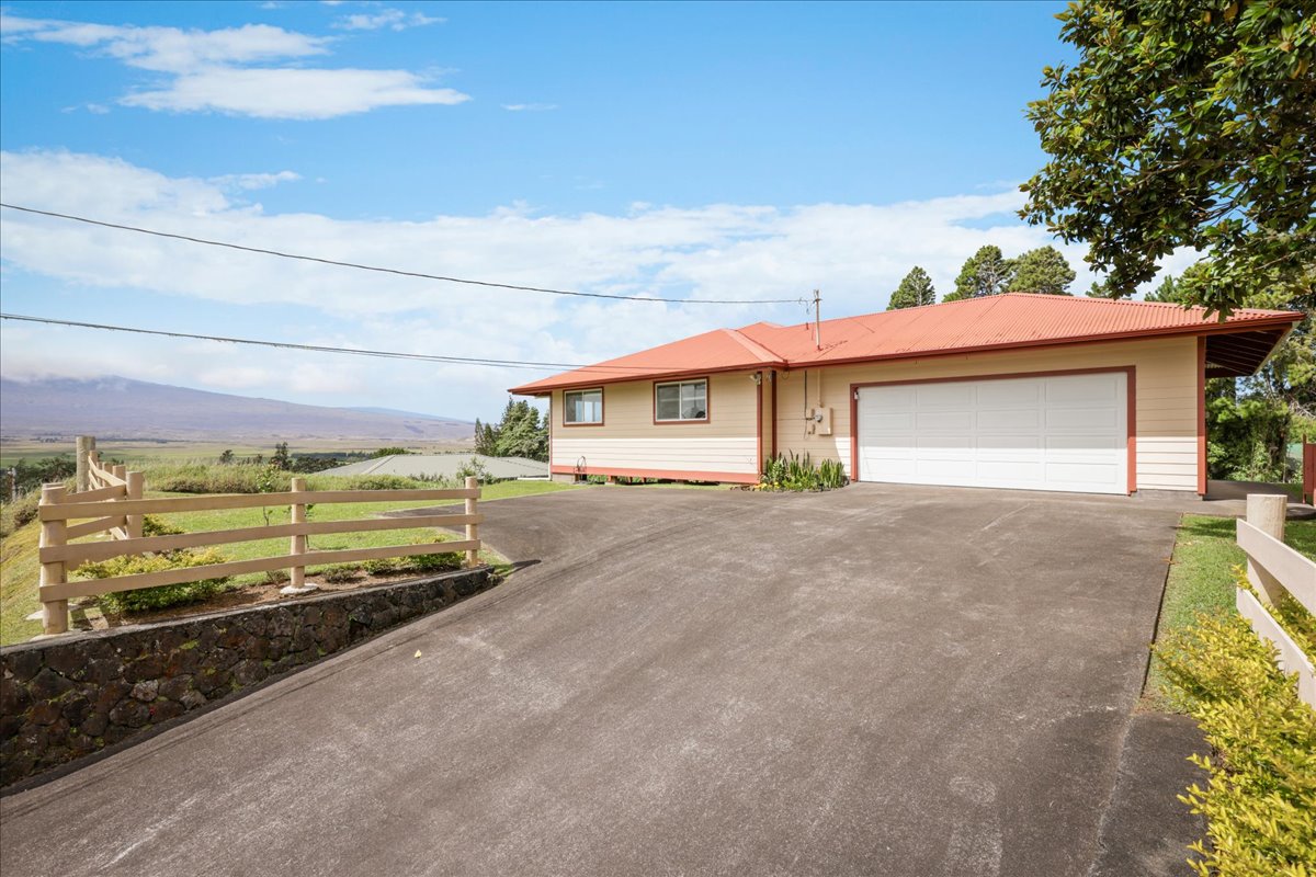 64-5285 Puu Nanea St, Waimea, HI 96743