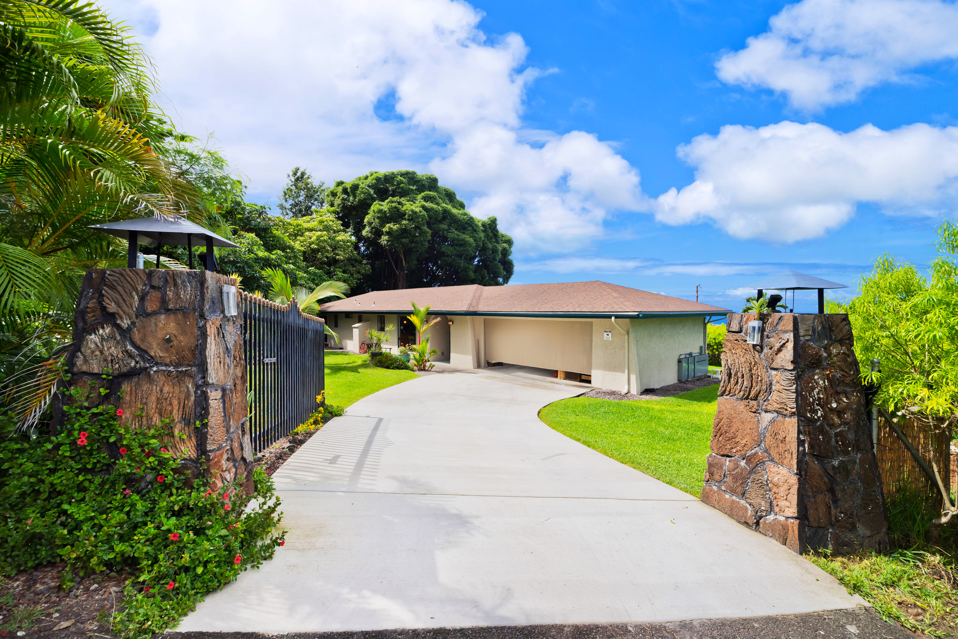 73-1310 Kukuna St, Kailua-Kona, HI 96740