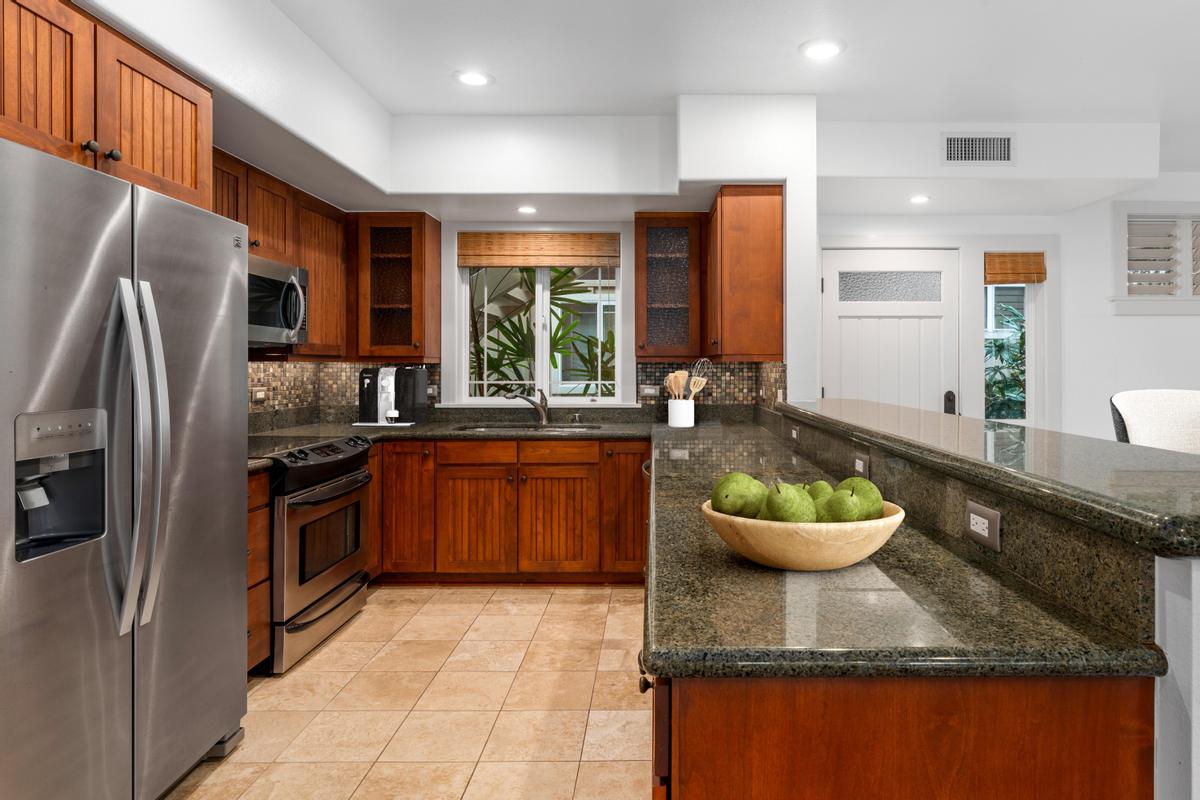 75-6025 Alii Dr, L102, Kailua-Kona, HI 96740