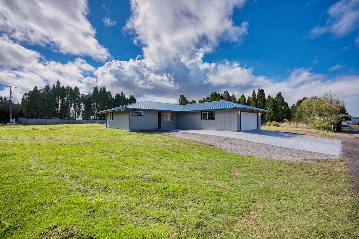 99-303 Maunanani Place, Volcano, HI 96718