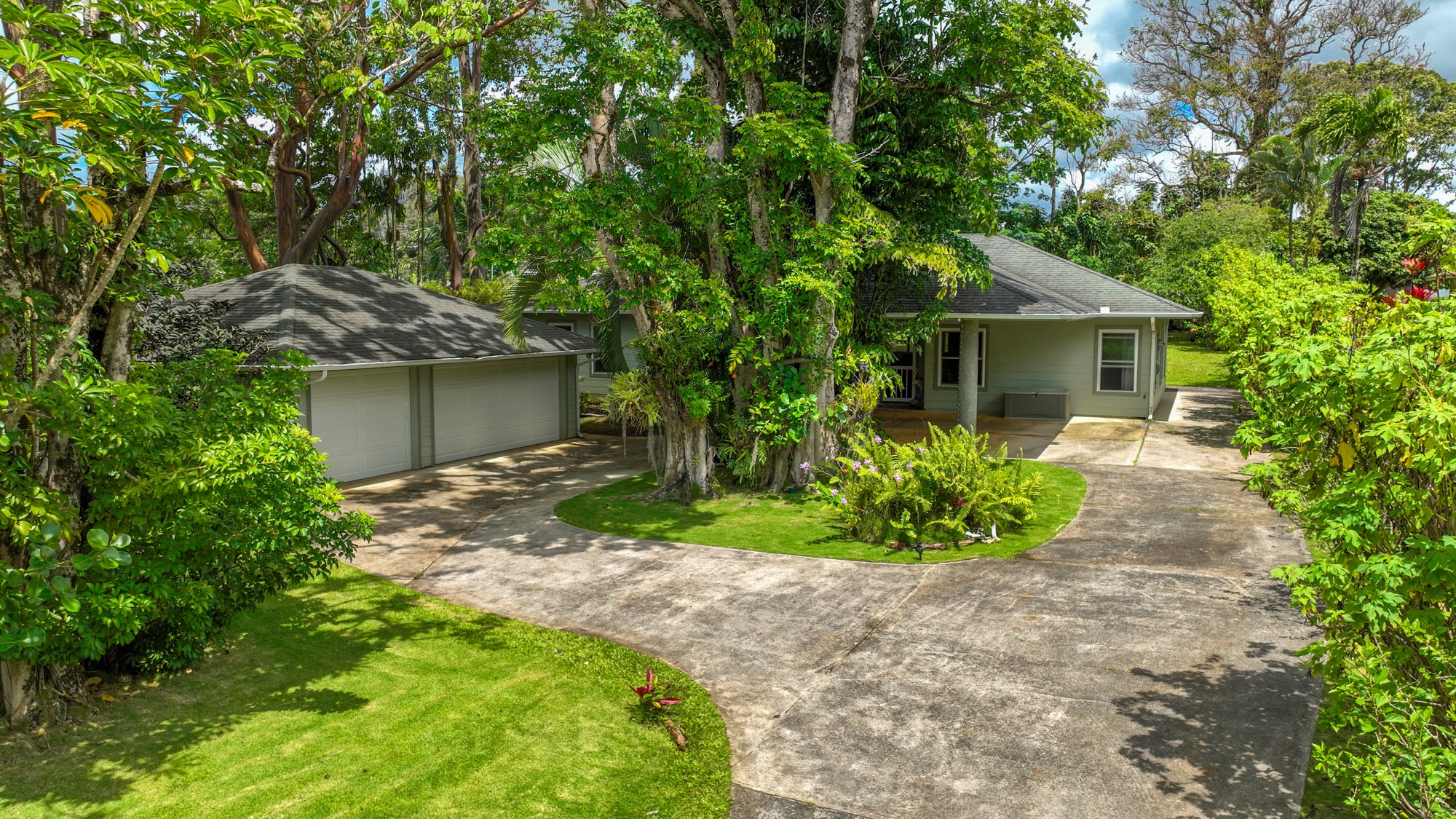 7155 Aina Pono St, Kapaa, HI 96746