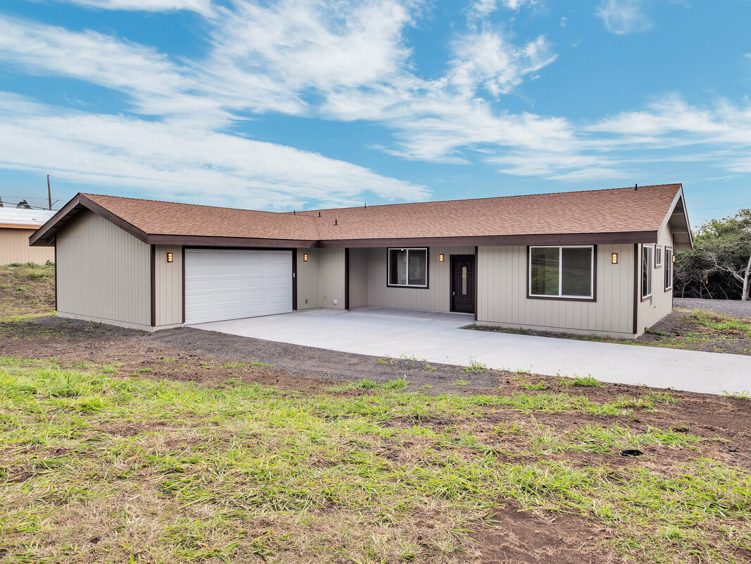 94-1679 Kaulua St, Naalehu, HI 96772