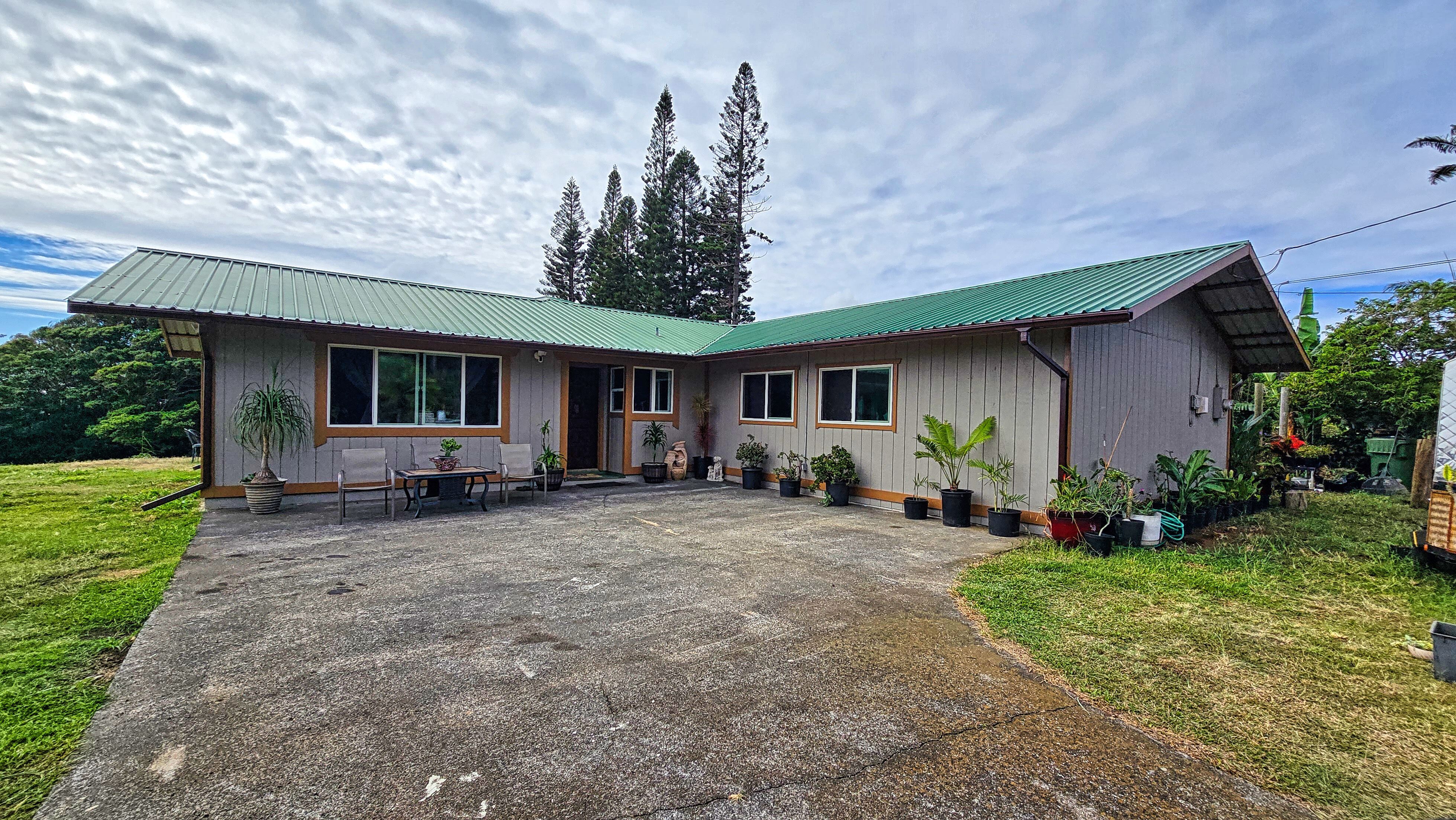 94-6491 Kamaoa Rd, Naalehu, HI 96772