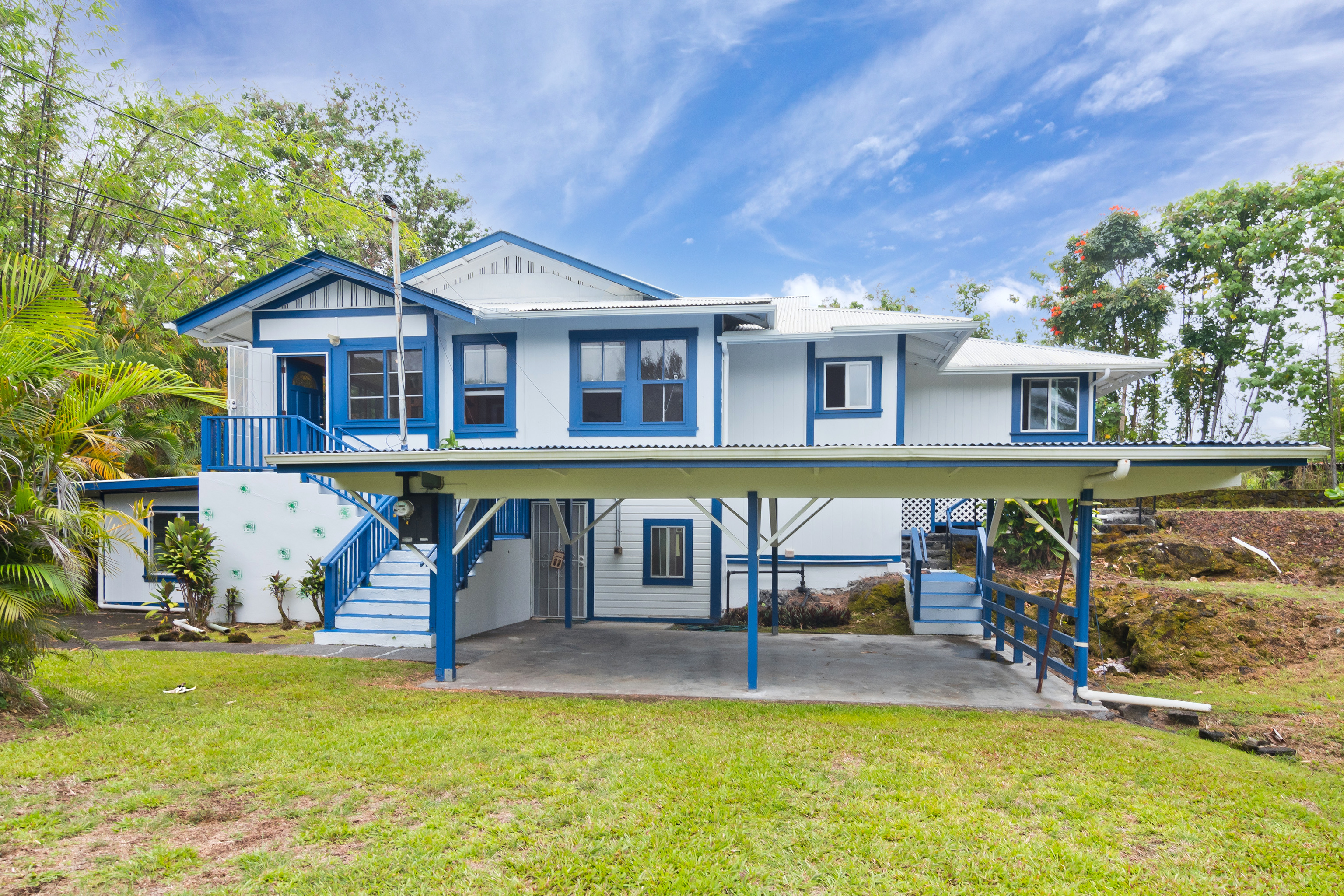 2048 Kalanianaole St, Hilo, HI 96720