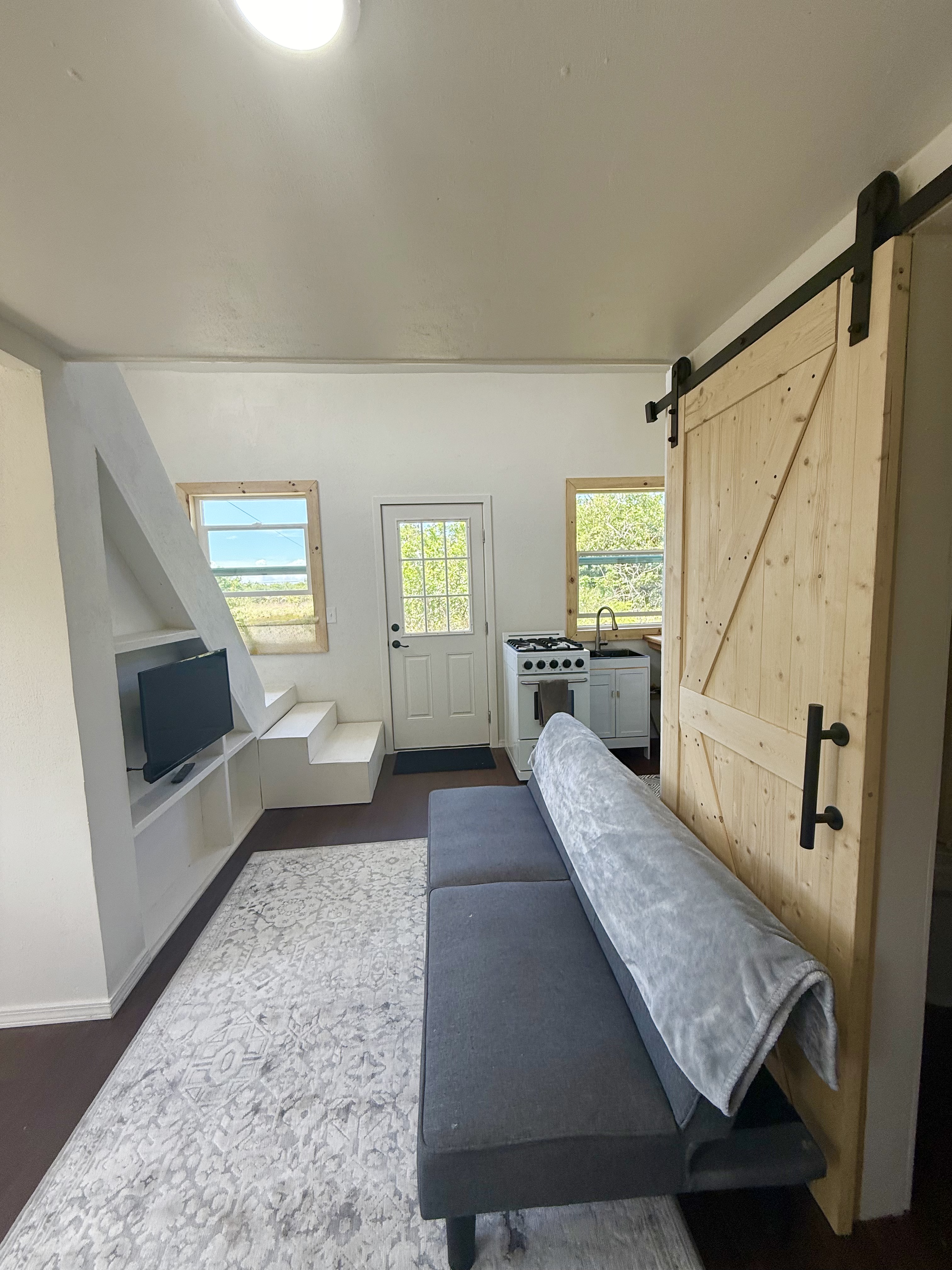 94 Pele St, Naalehu, HI 96772