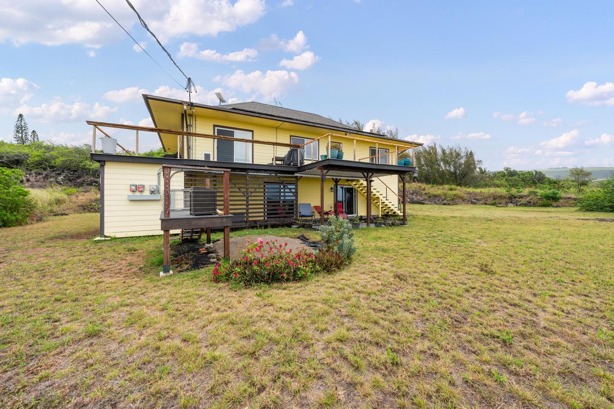 94-6458 Malulani Rd, Naalehu, HI 96772