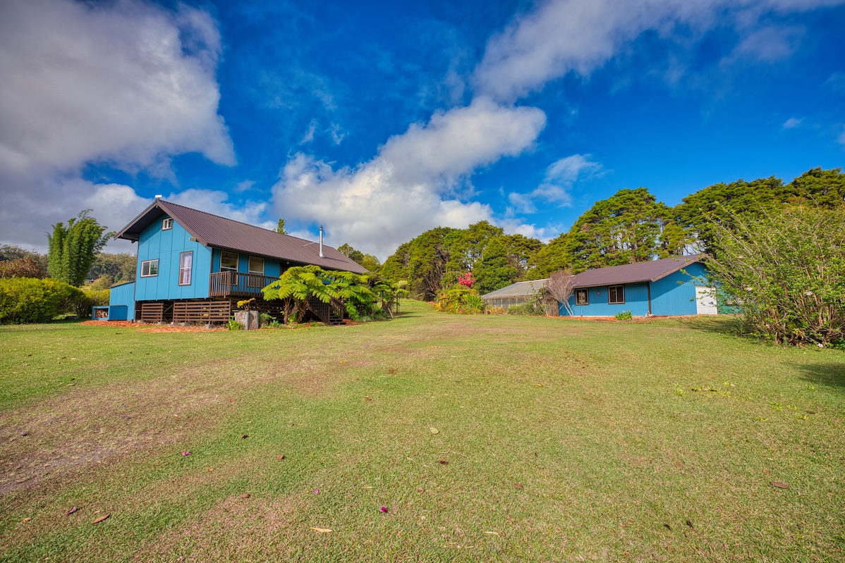 45-3463 Kahana Dr, Honokaa, HI 96727