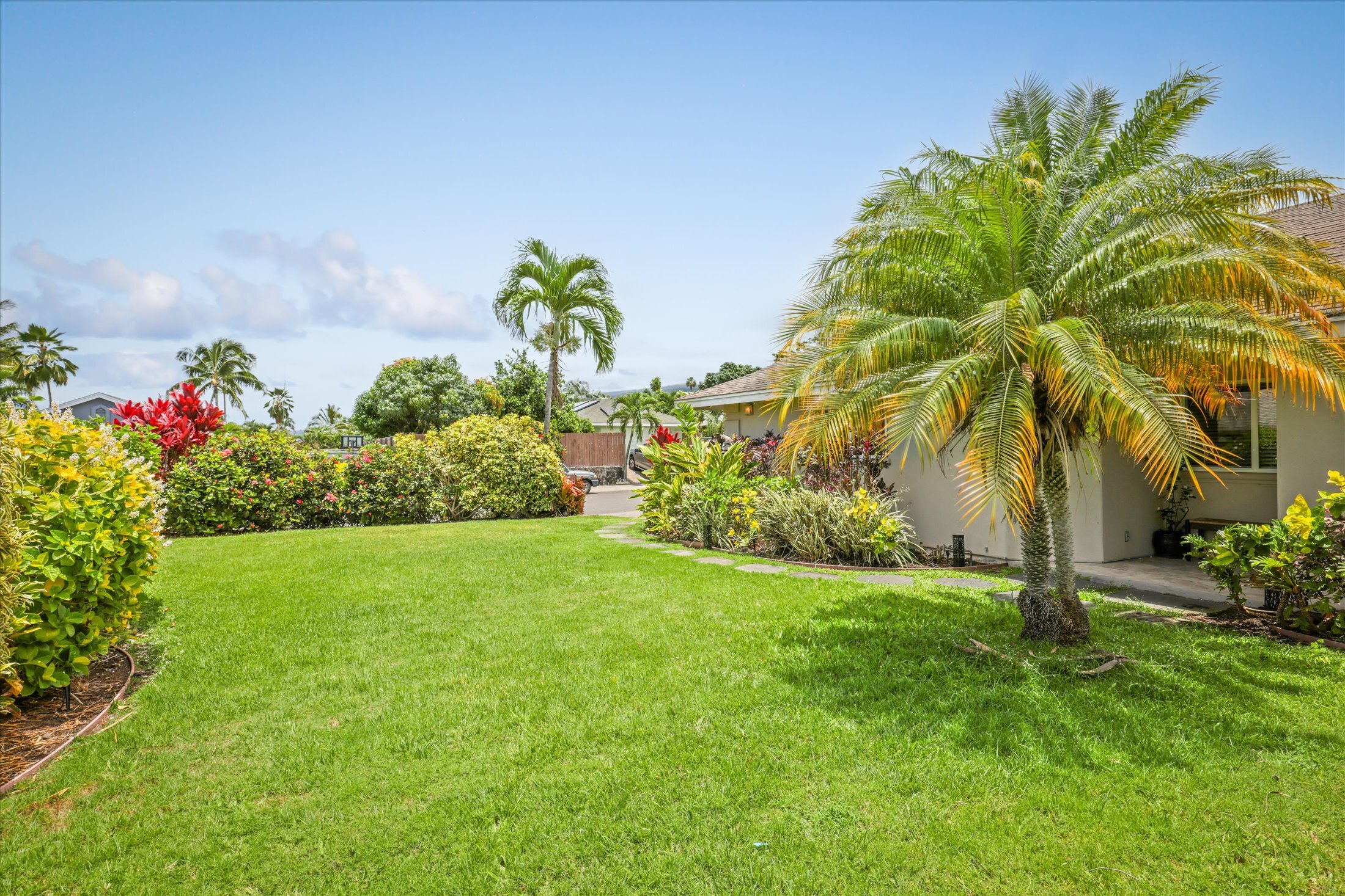 77-152 Queen Kalama Ave, Kailua-Kona, HI 96740