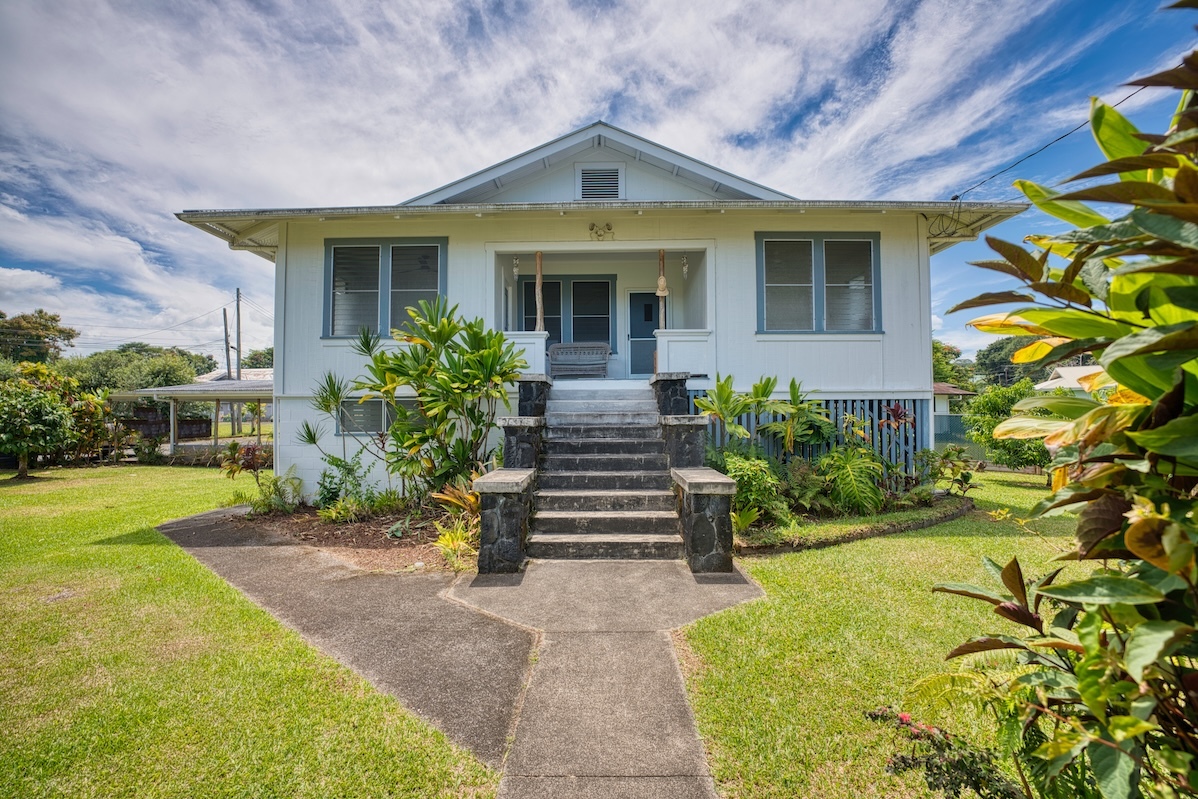 14 Puu Hina St, Hilo, HI 96720