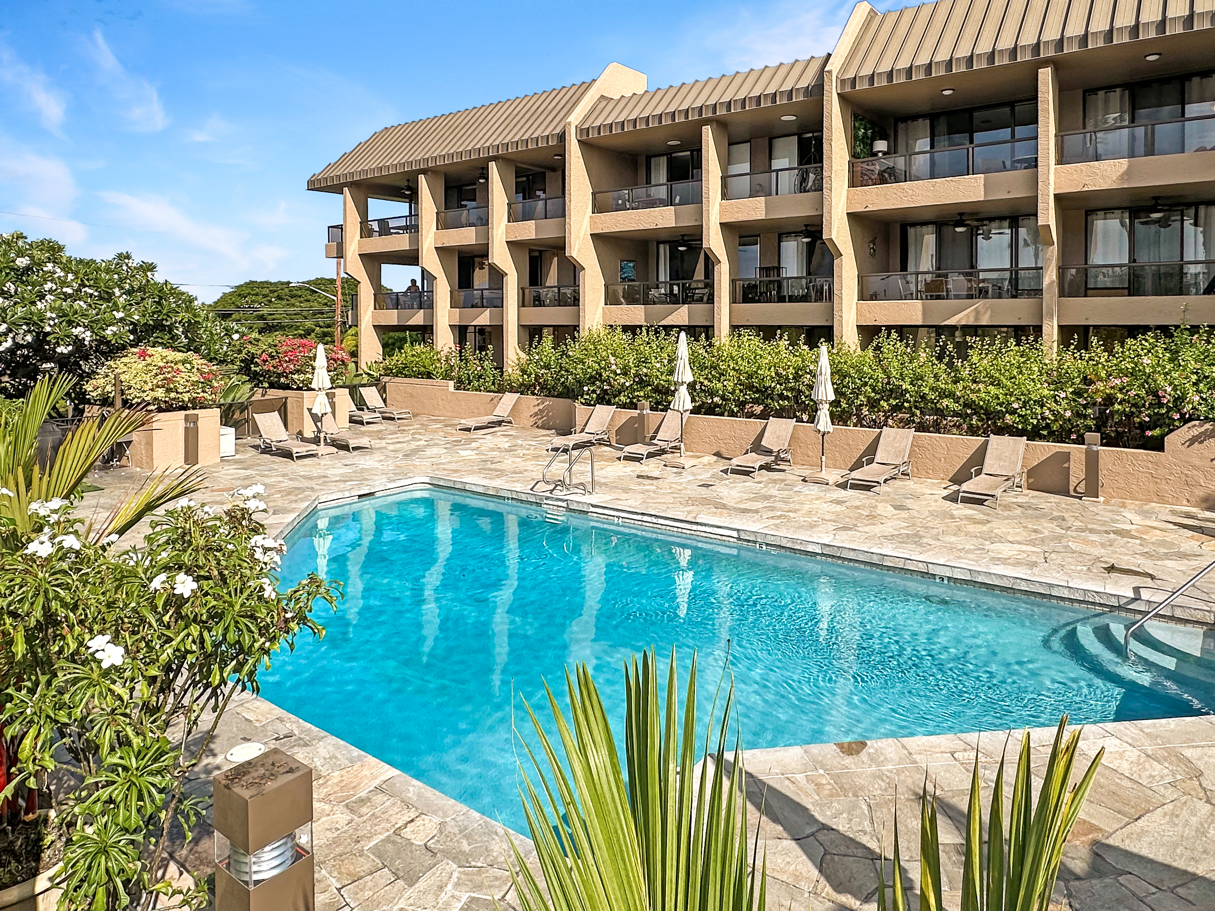 75-5865 Walua Rd, B210, Kailua-Kona, HI 96740