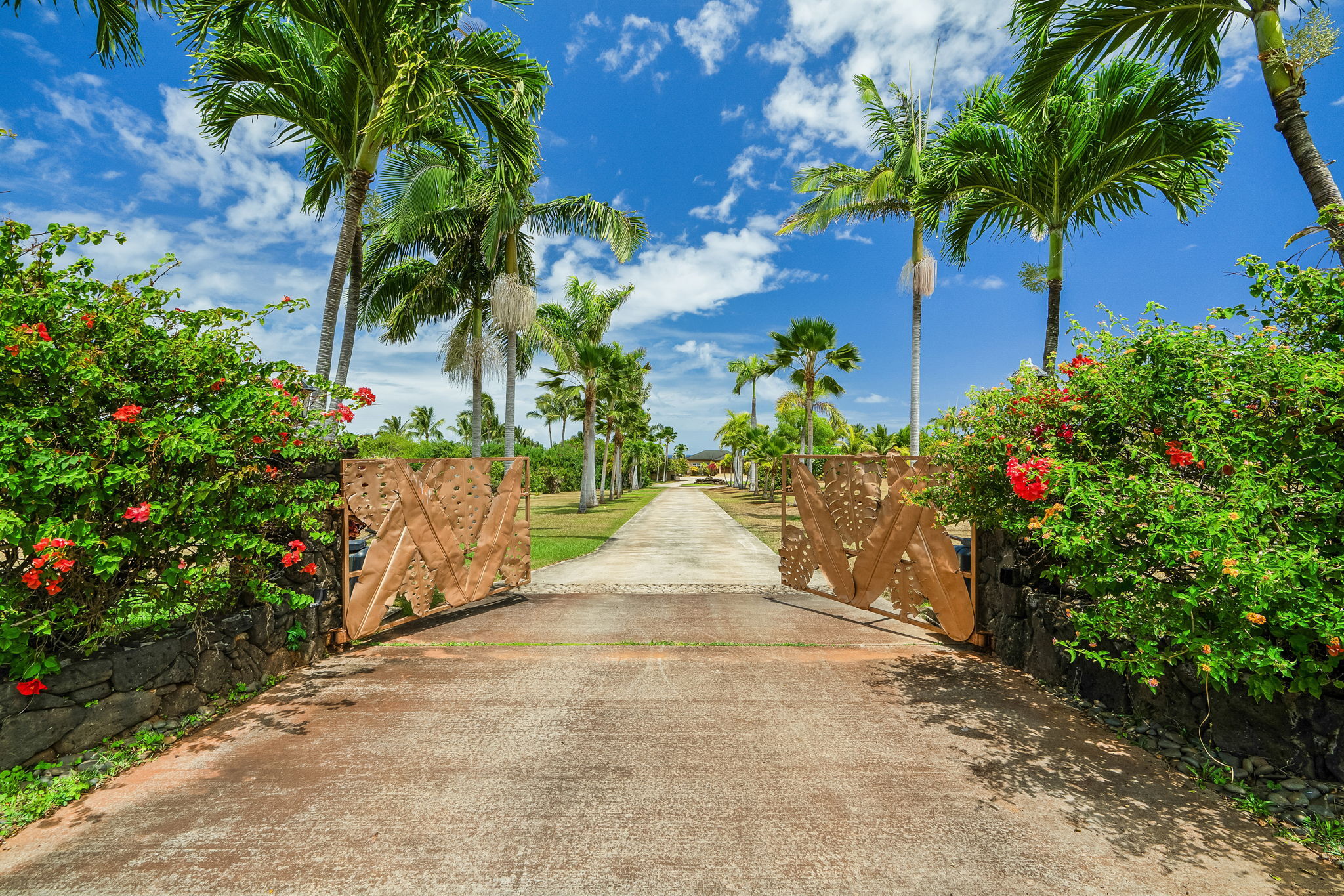 5376 Kalalea View Dr, Anahola, HI 96746