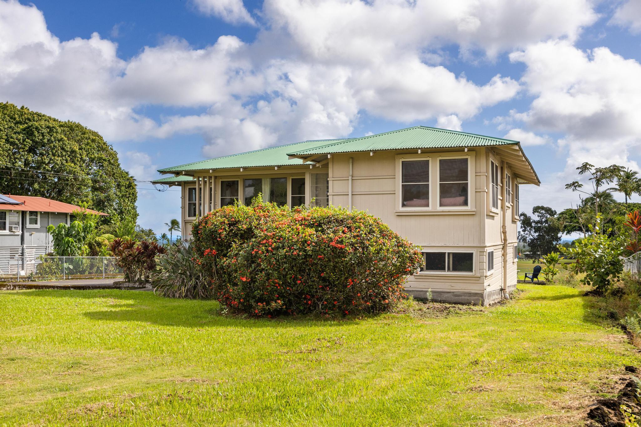 527 Iwalani St, Hilo, HI 96720