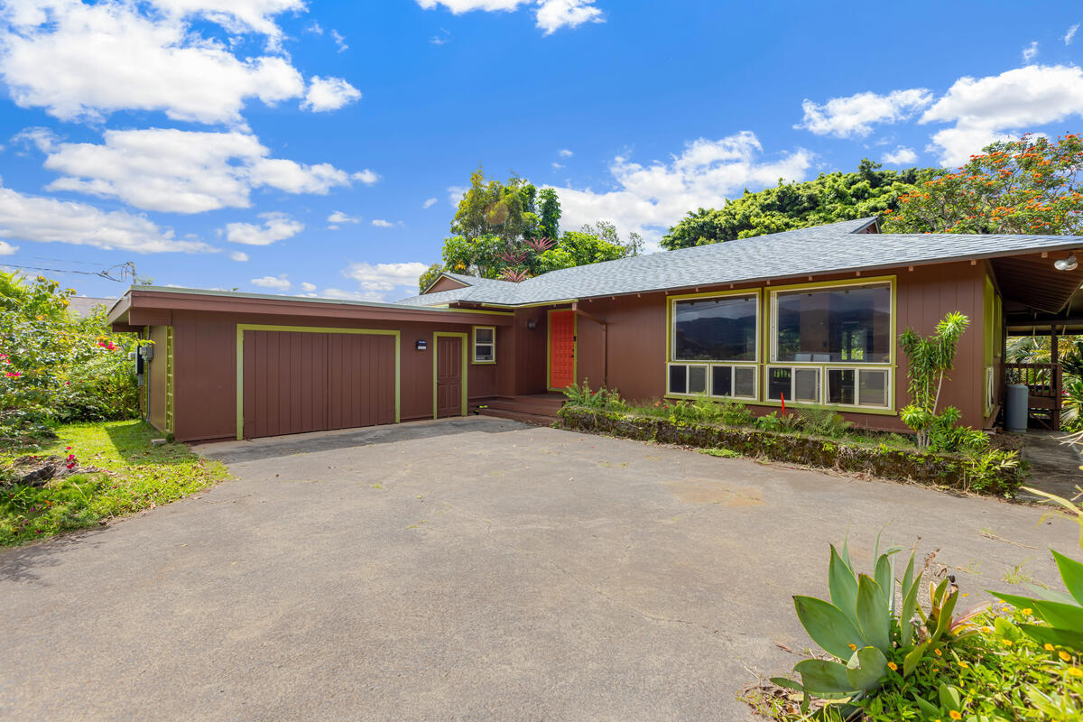 3942 Waha Rd, Kalaheo, HI 96741