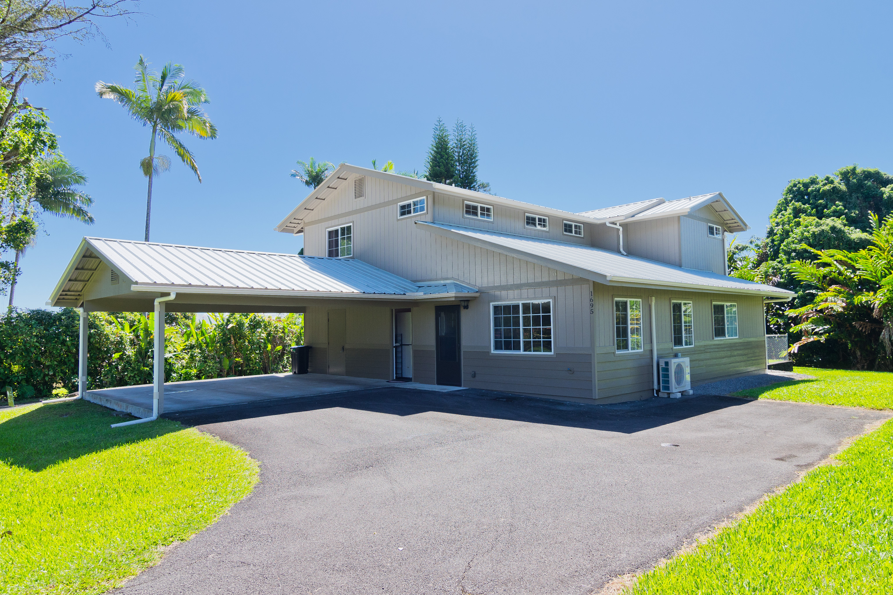 1695 Wailuku Dr, Hilo, HI 96720