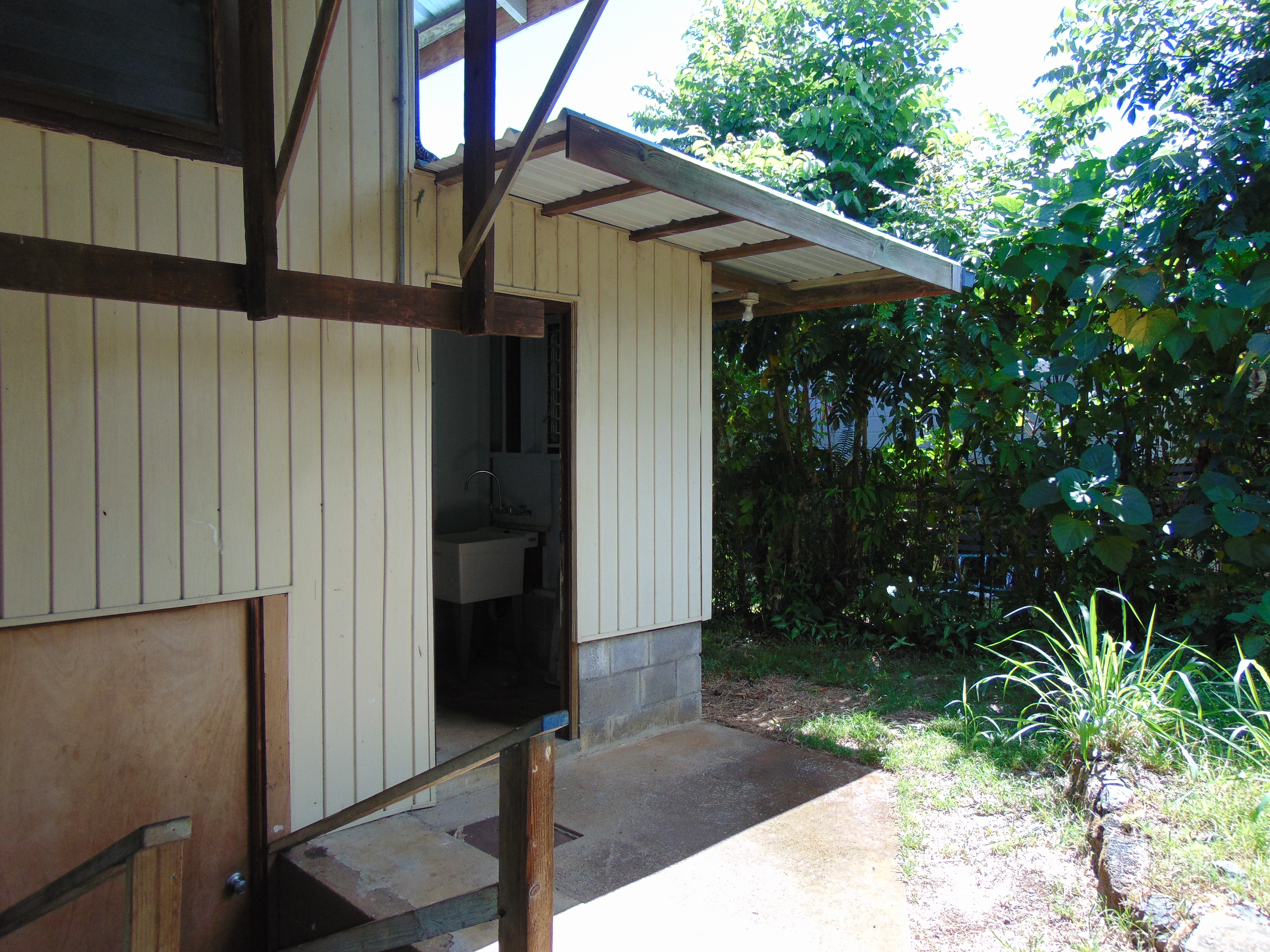27-223 D Rd, Papaikou, HI 96781