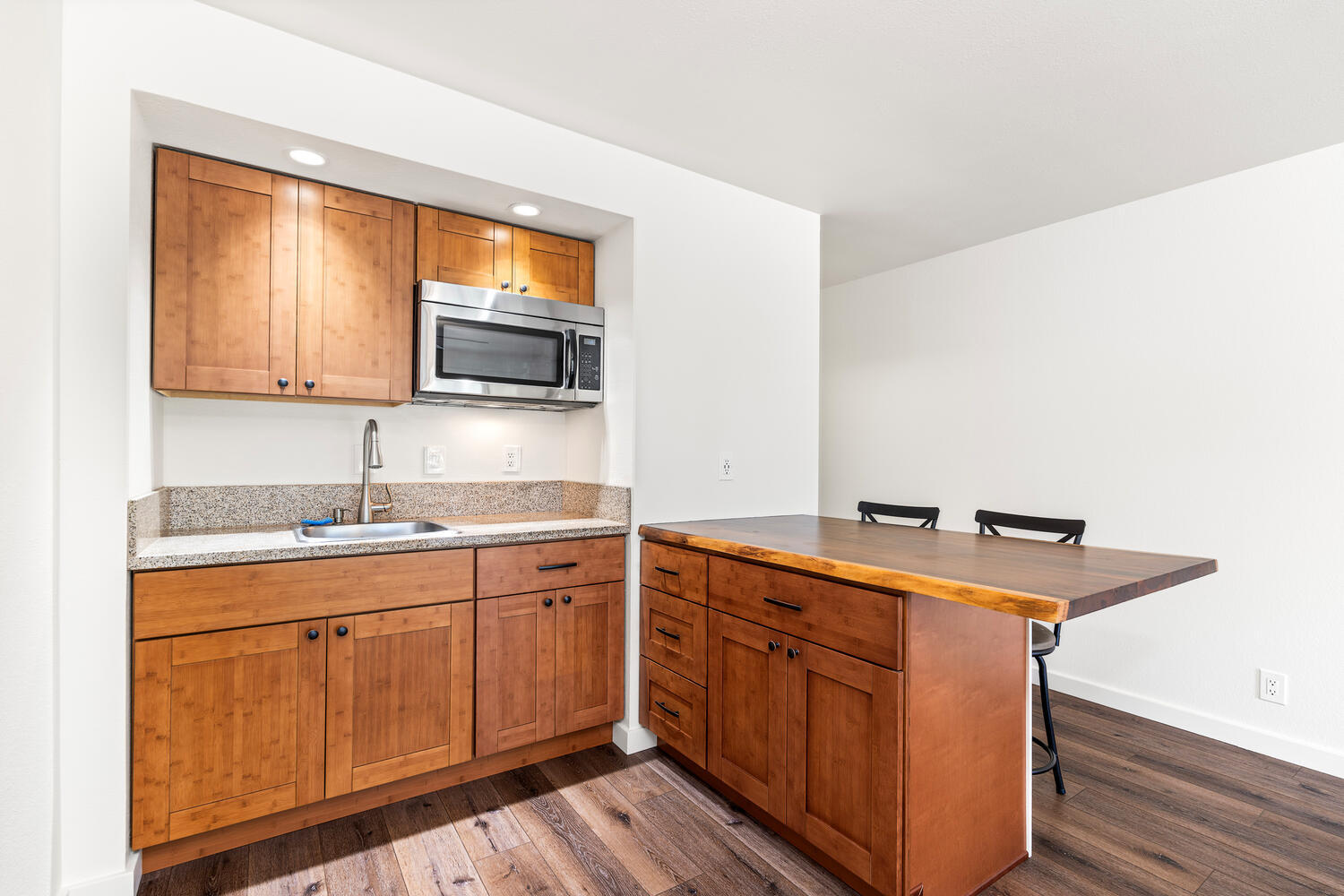 75-5680 Kuakini Highway, 206, Kailua-Kona, HI 96740