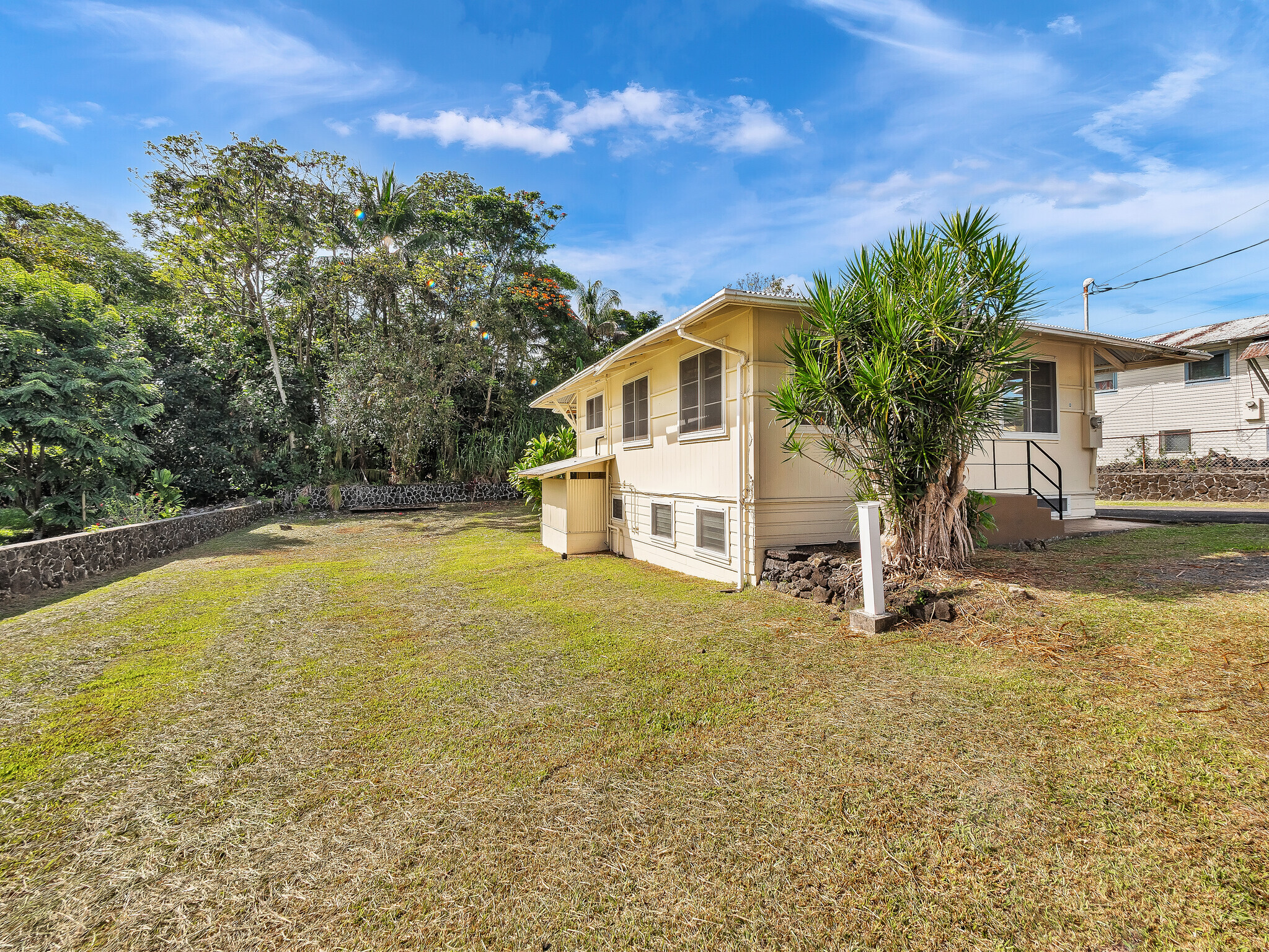 297 Puainako St, Hilo, HI 96720