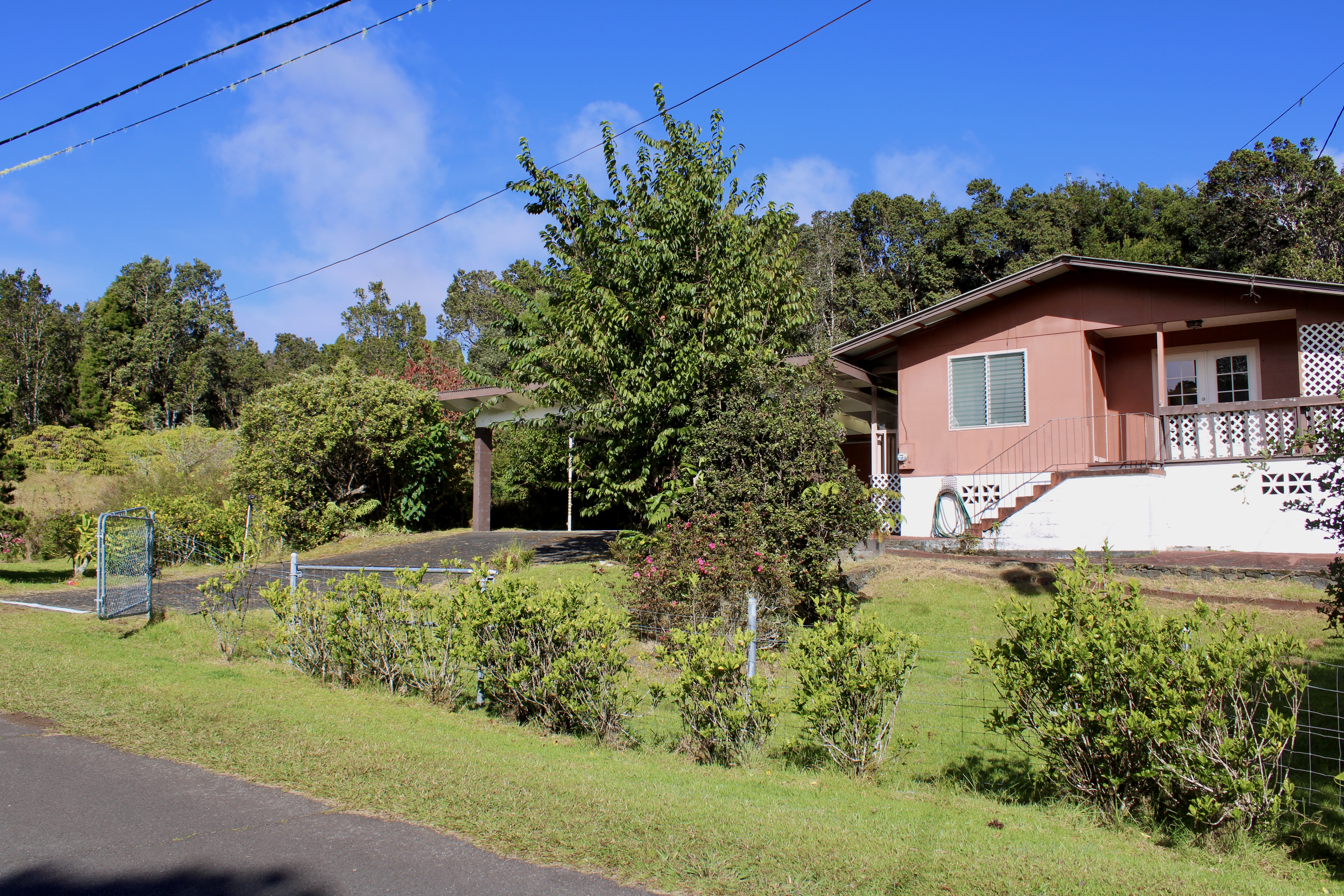 19-3940 Hoonanea St, Volcano, HI 96785