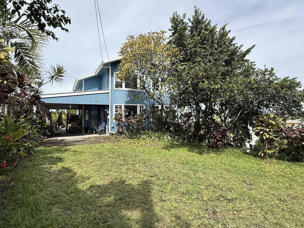 37 Mehau Ln, Hilo, HI 96720