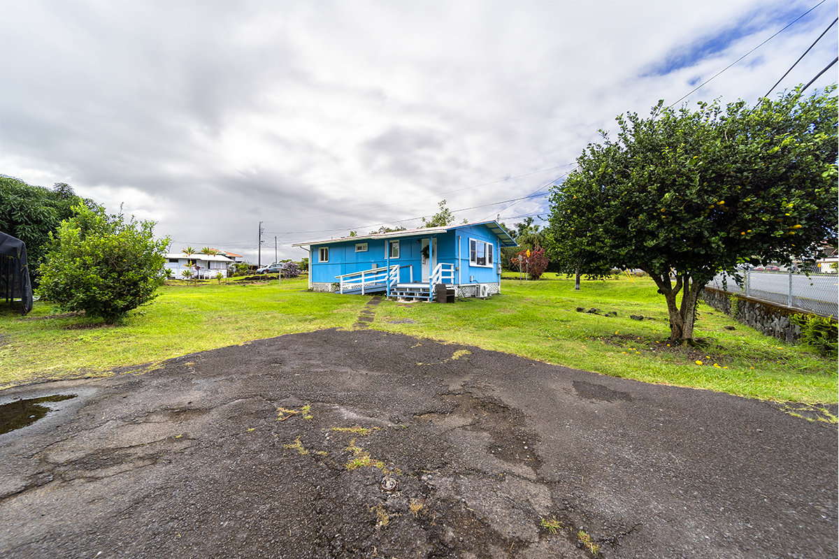 199 Kaumana Dr, Hilo, HI 96720