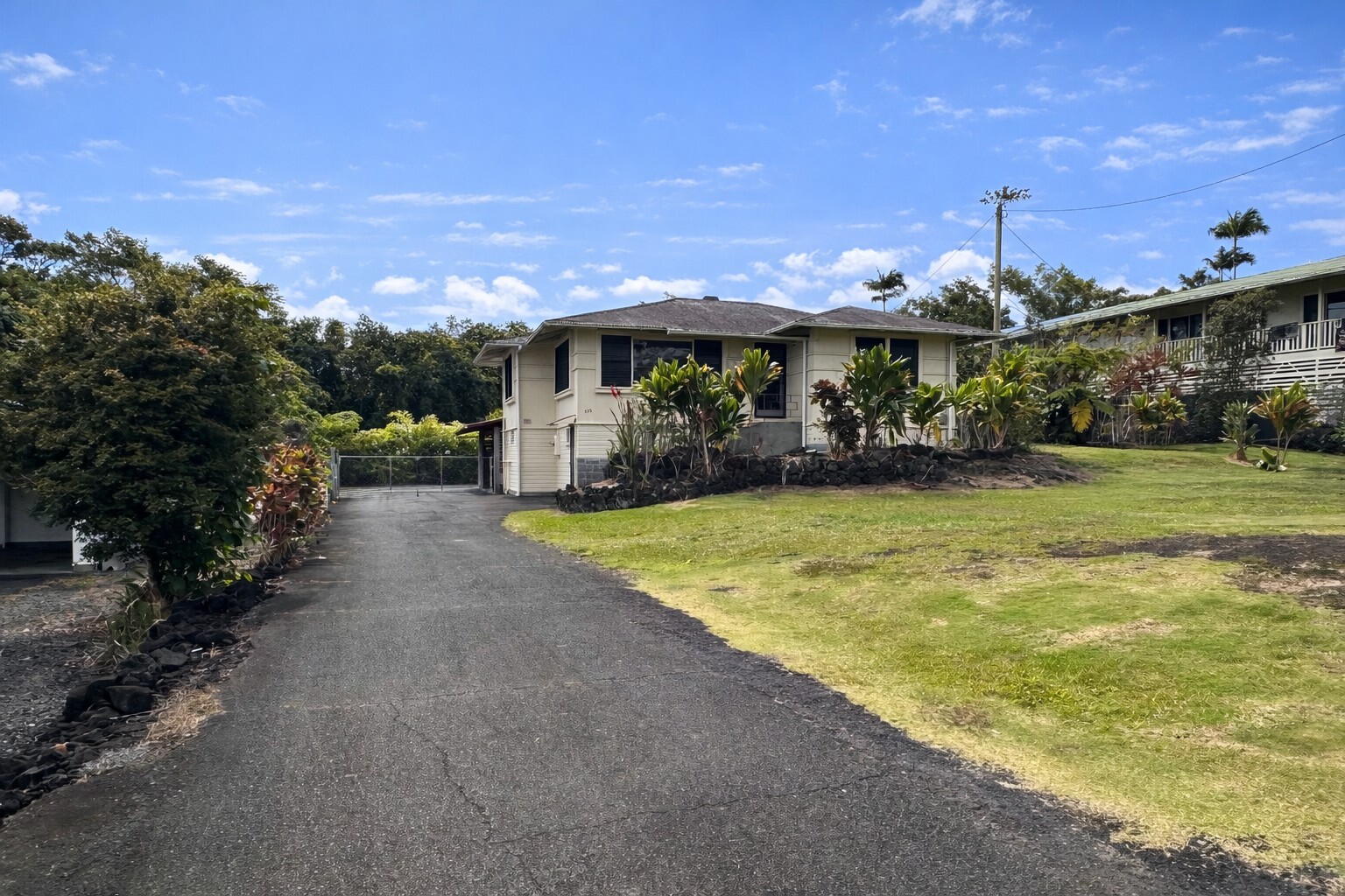 525 Mohouli St, Hilo, HI 96720