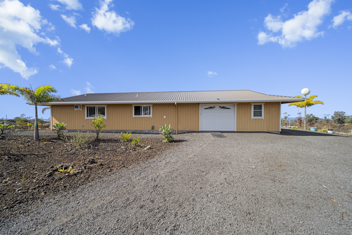 92-8436 Macadamia Dr, Ocean View, HI 96737