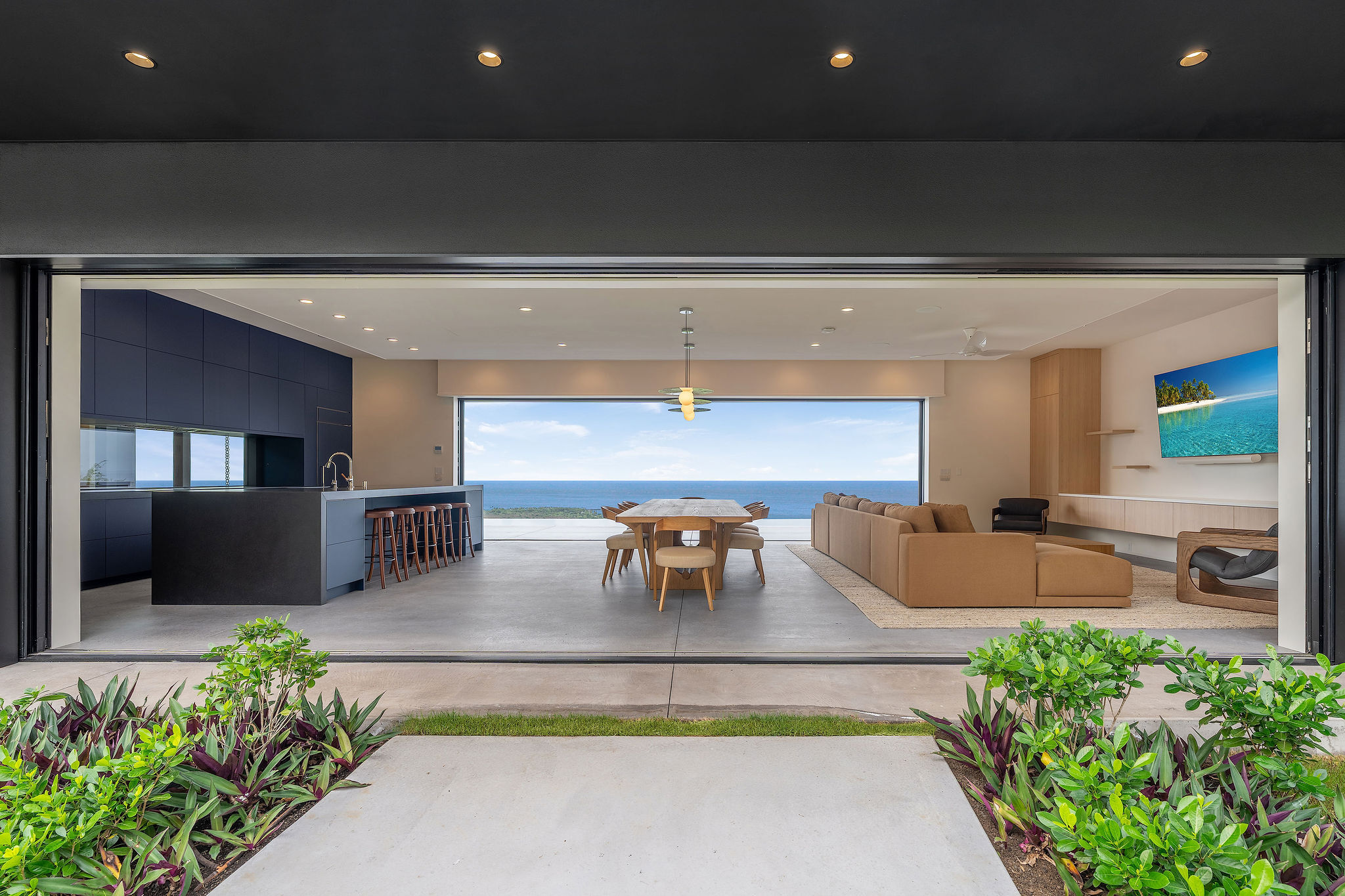 82-5879 Old Government Main Rd, Captain Cook, HI 96704