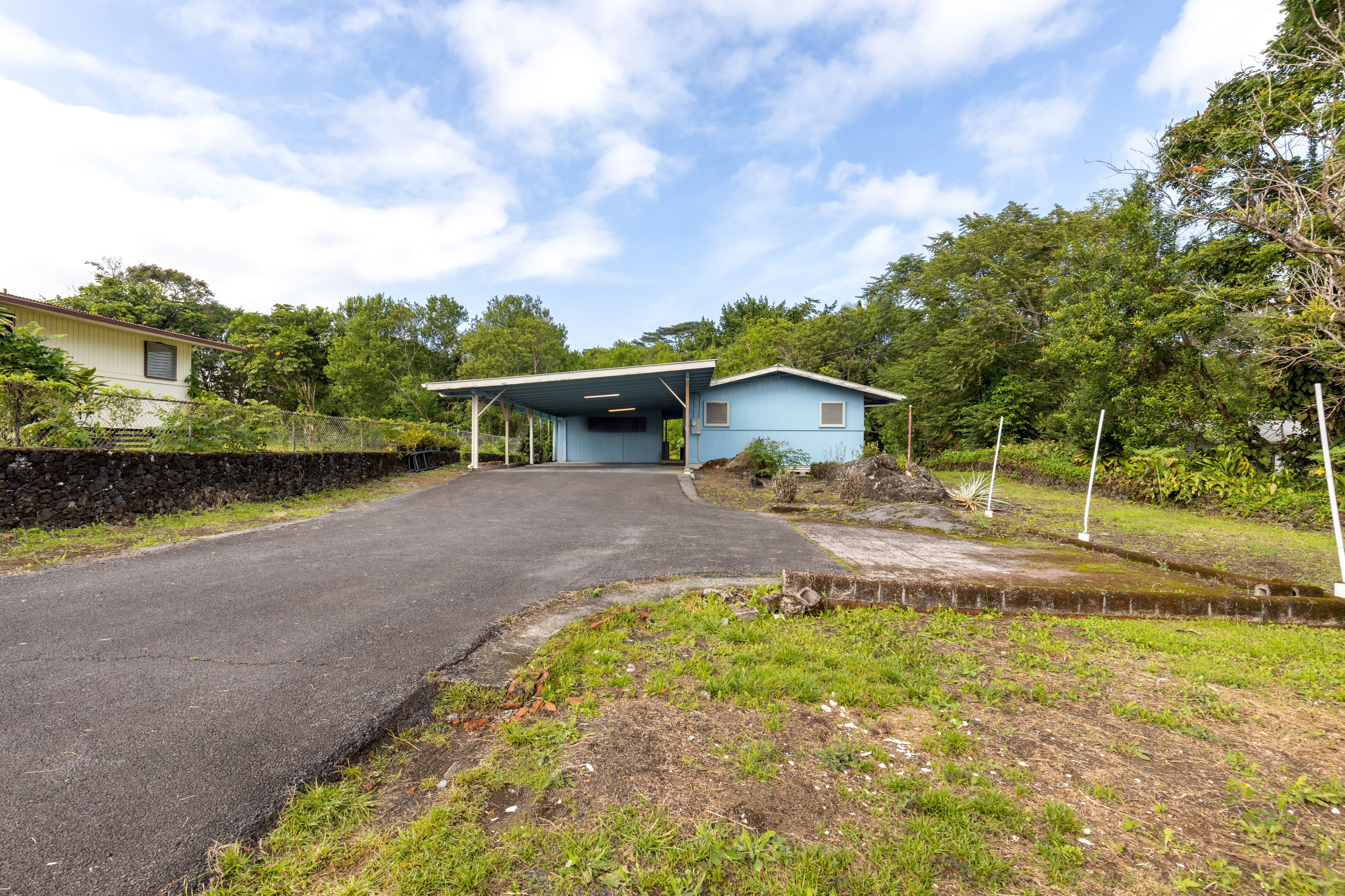 696 Kawailani St, Hilo, HI 96720