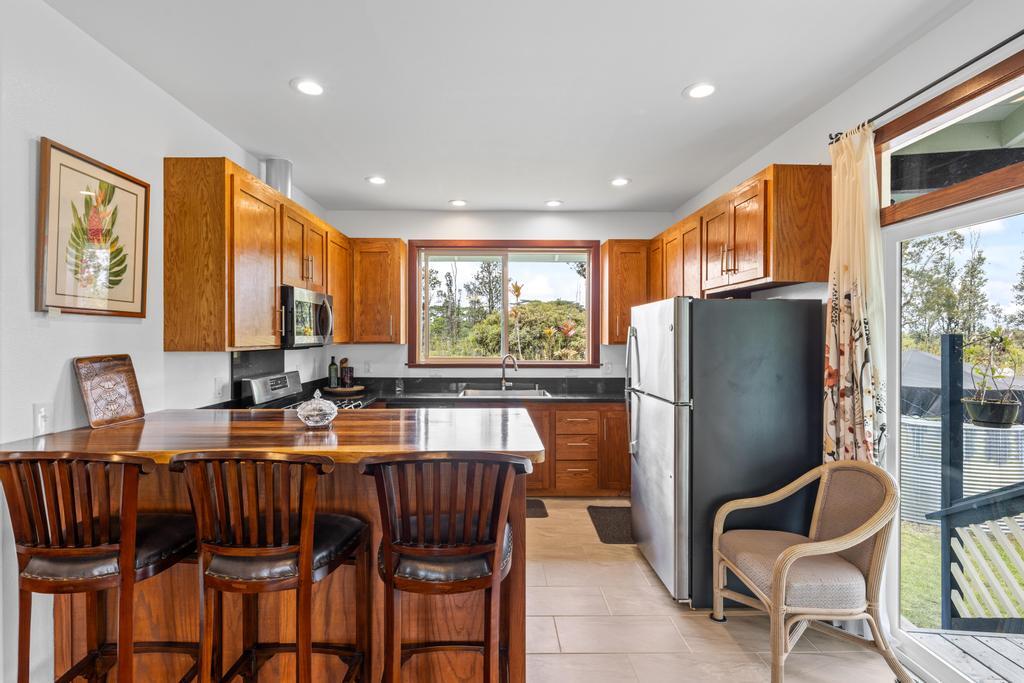 11-2703 Plumeria St, Mountain View, HI 96771