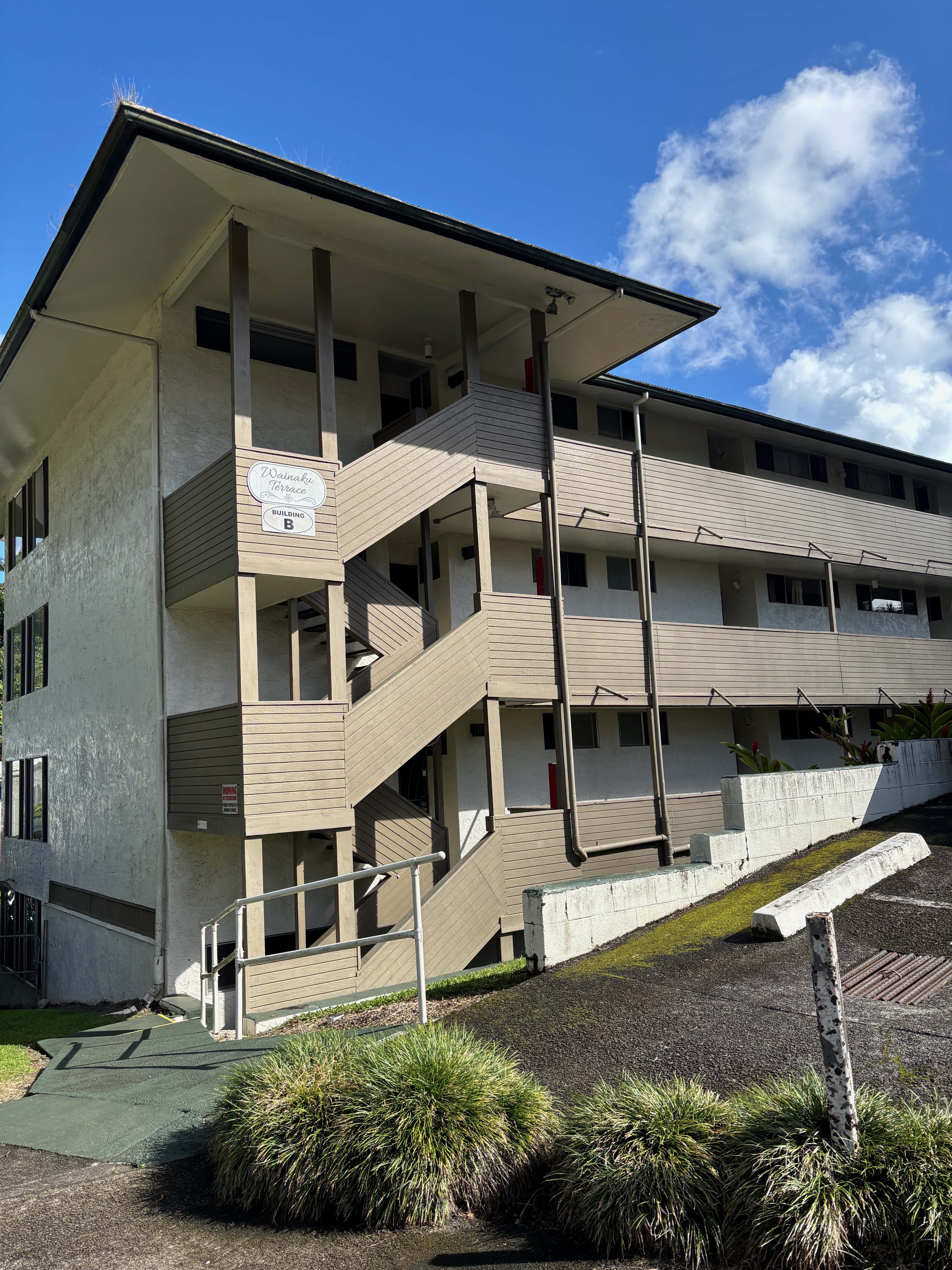 360 Kauila St, 301, Hilo, HI 96720