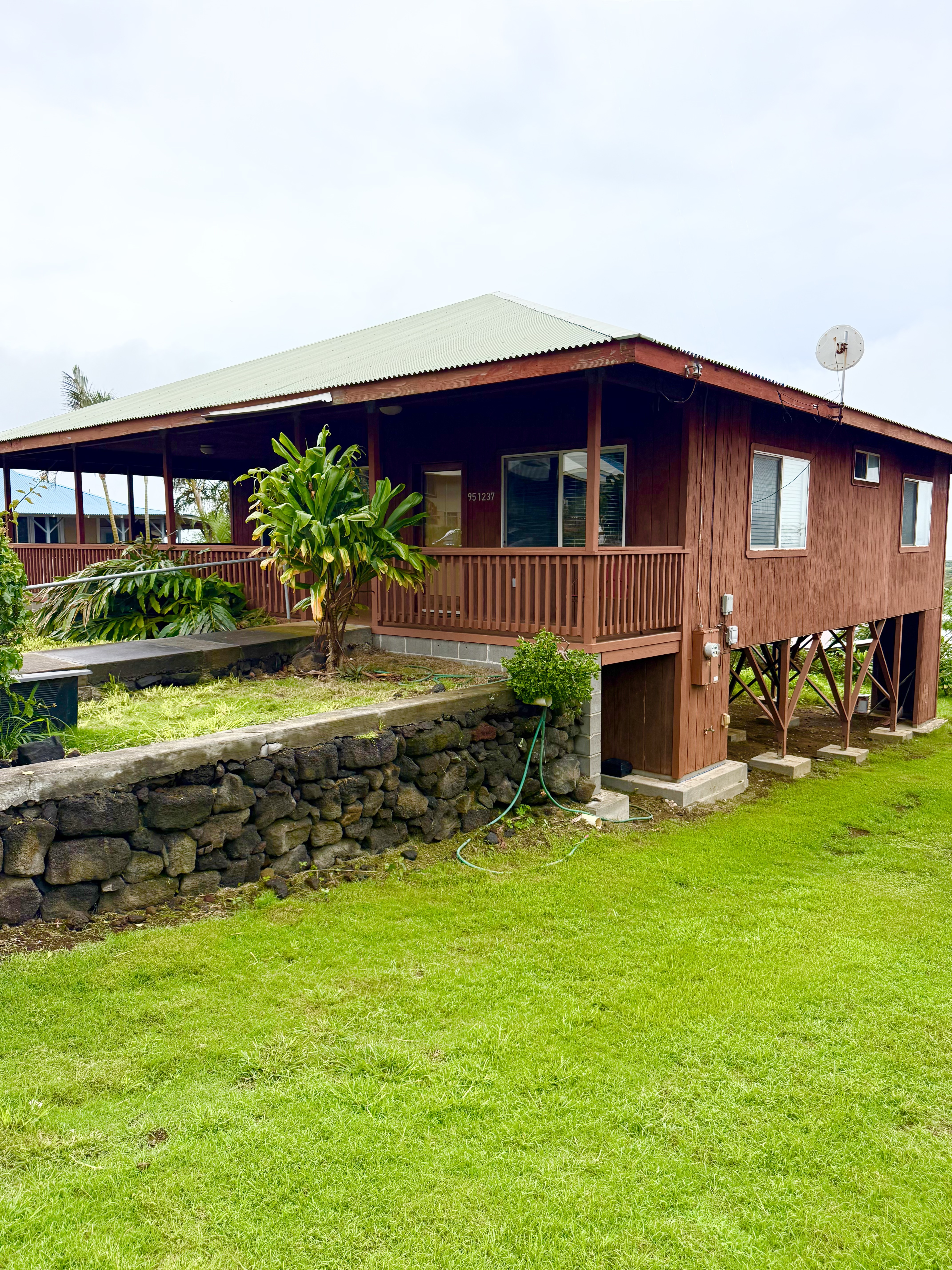 95-1237 Ohai Rd, Naalehu, HI 96772