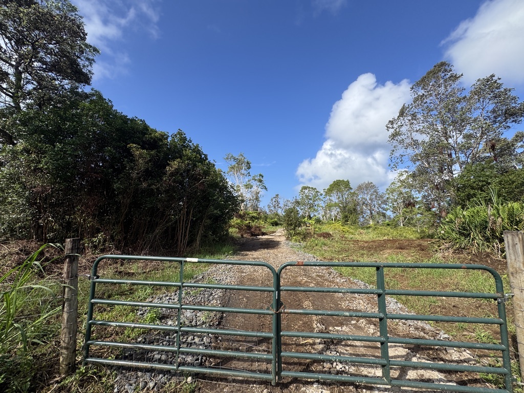 75-1300 Keopu Mauka Dr, Holualoa, HI 96725