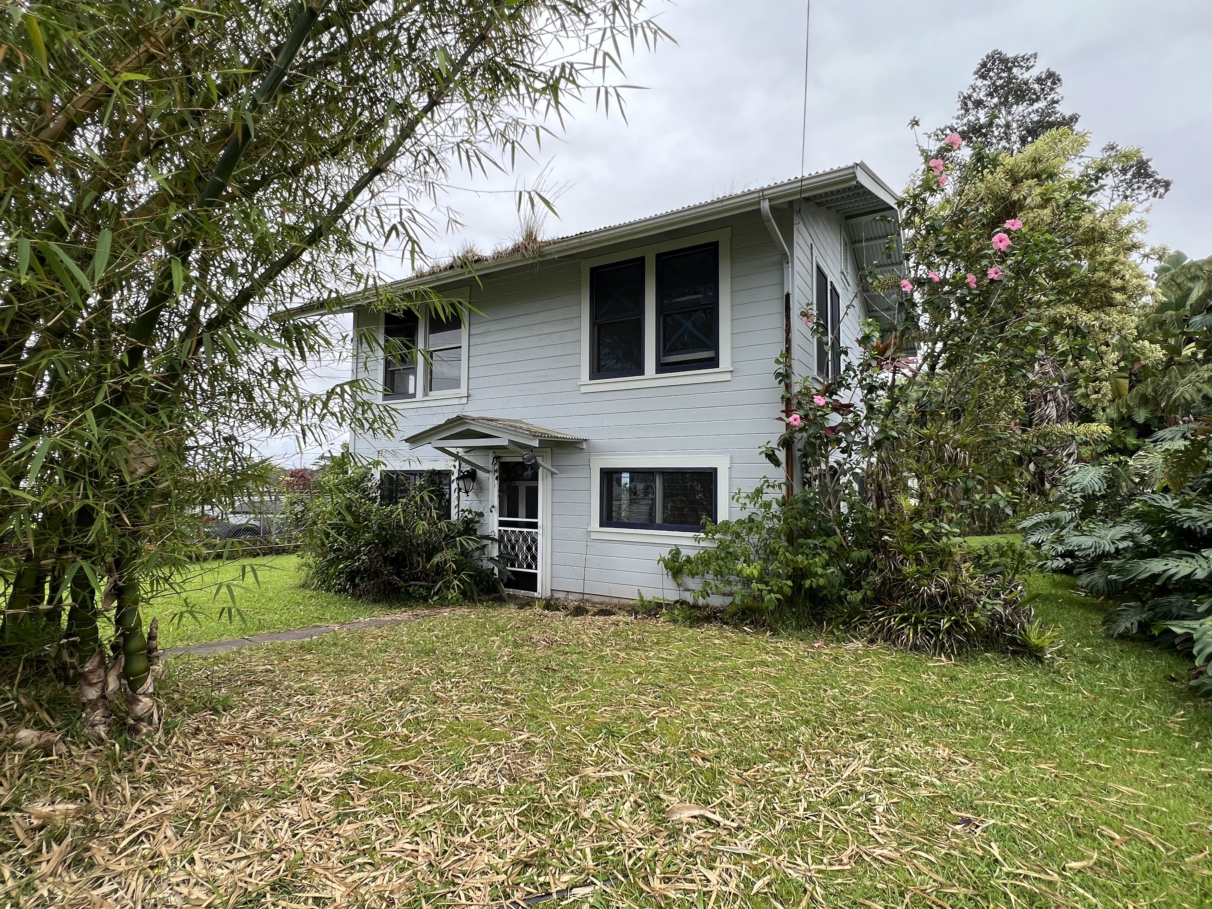 2131 Kaumana Dr, Hilo, HI 96720