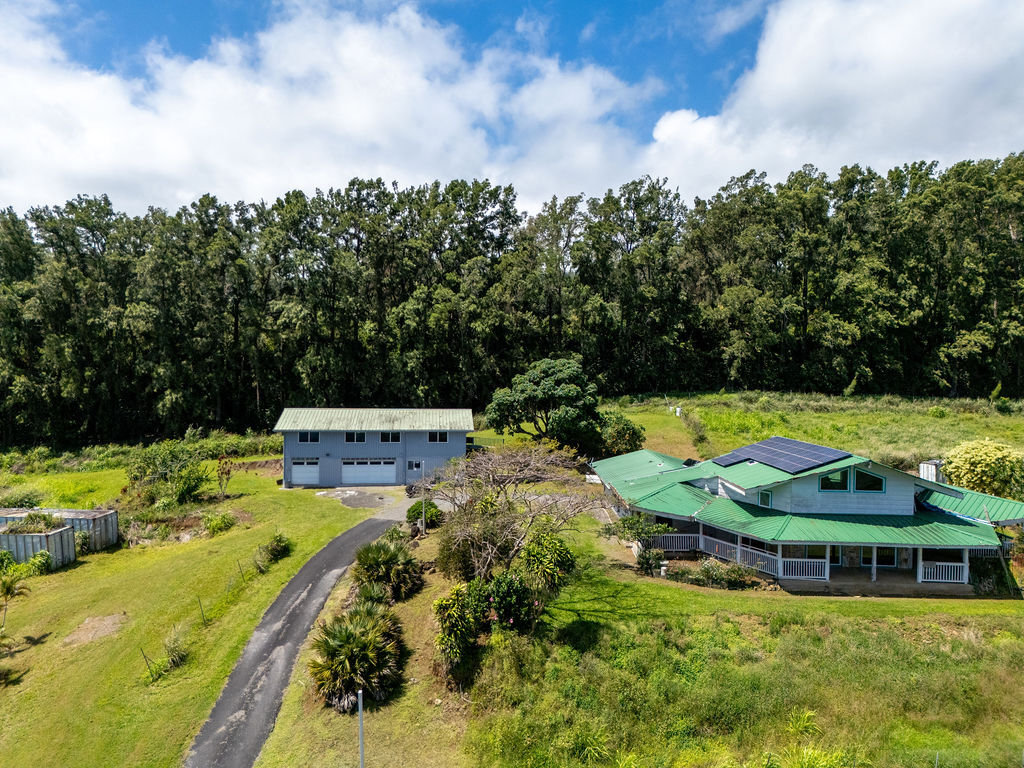 44-2527 Kalopa Mauka Rd, Honokaa, HI 96727