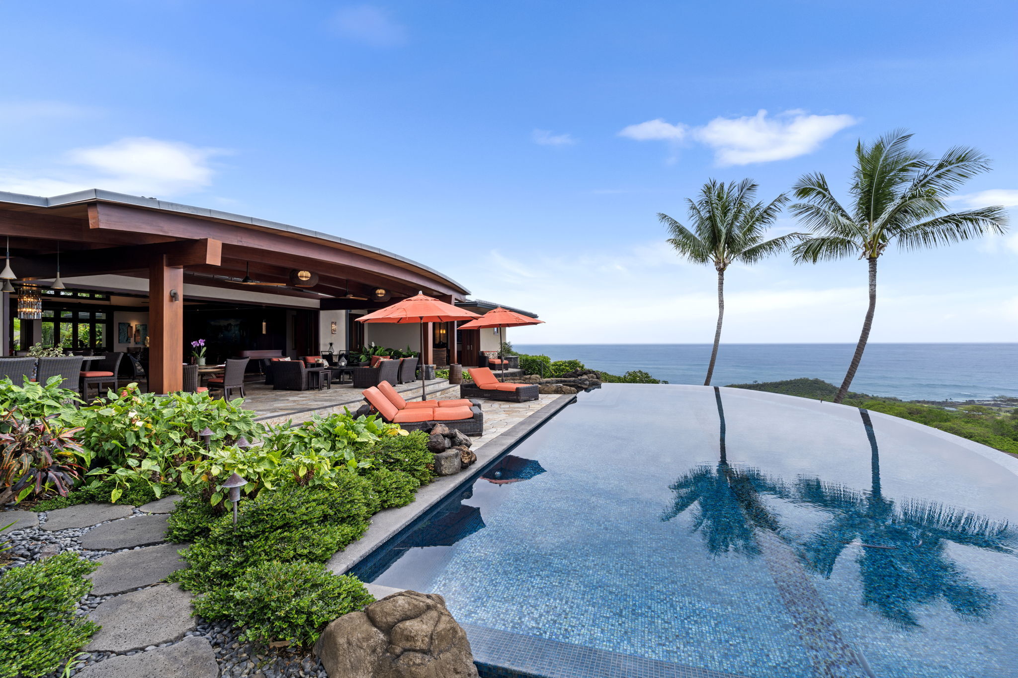 81-555 Kaiue St, Kealakekua, HI 96750